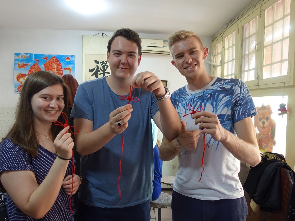 Chinese knot making