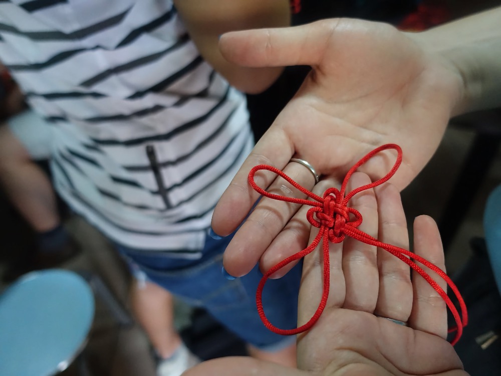 Chinese knot making