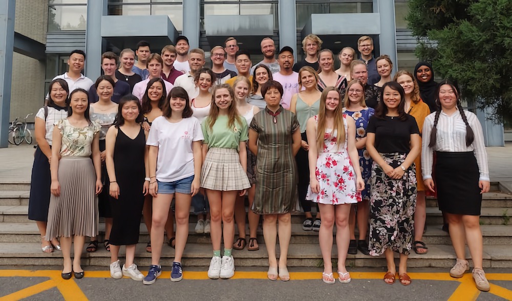 Group shot of Danish and German students and ECLC staff